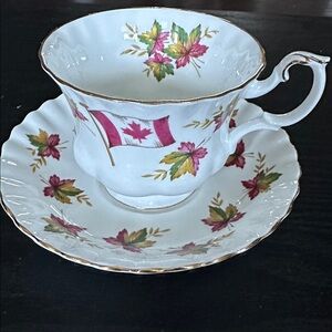 Rare! HTF! Royal Albert Canada Leaf Bone China Saucer